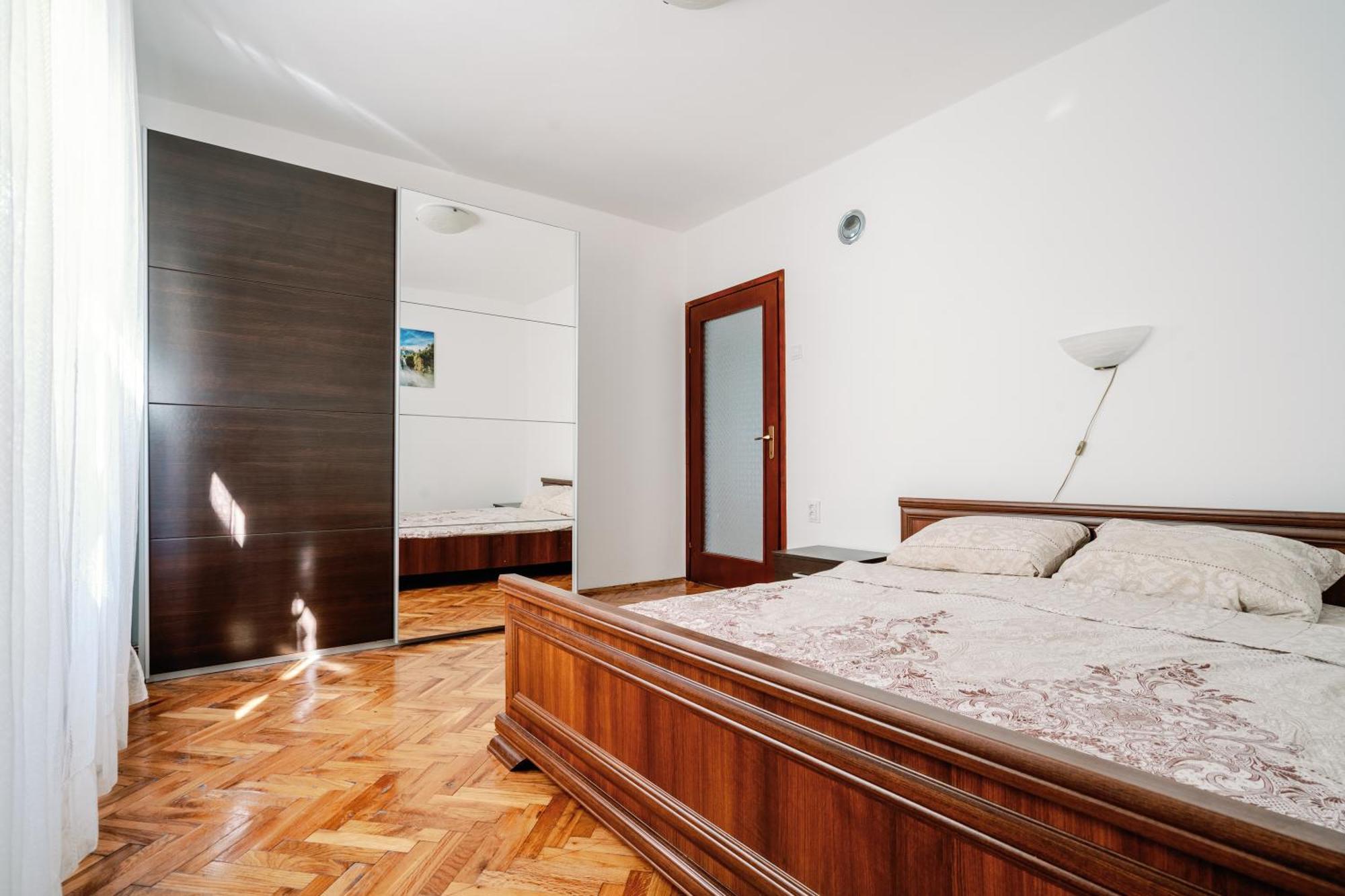 Apartment Sea